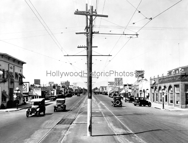 Van Nuys Van Nuys Blvd. looking north 1927.jpg